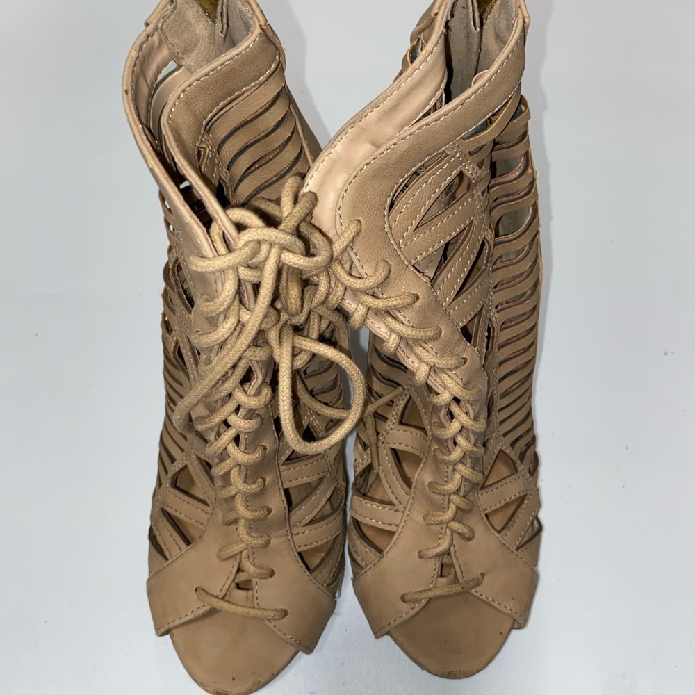 Stylish Beige Women's Gladiator Sandals
